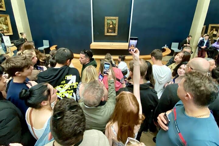 Paris Louvre Museum Skip-the-Line Highlights Guided Tour
