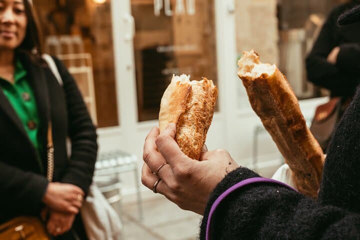 Paris Food Tour in the Morning: Croissants, Baguettes & Chocolate