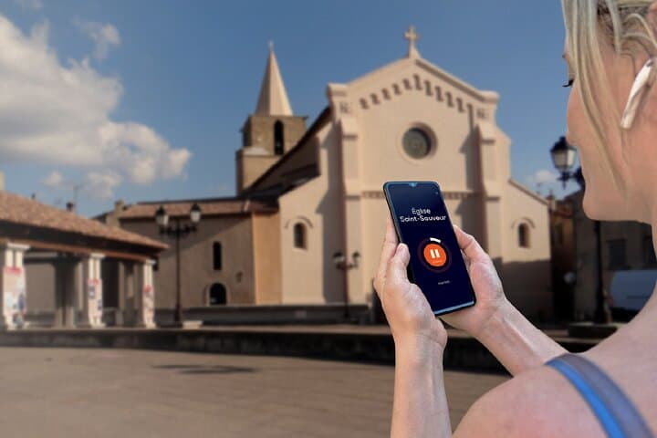 Visit of Aubagne in freedom: In front of the Church of Saint Saviour, located on the upper part of the city.