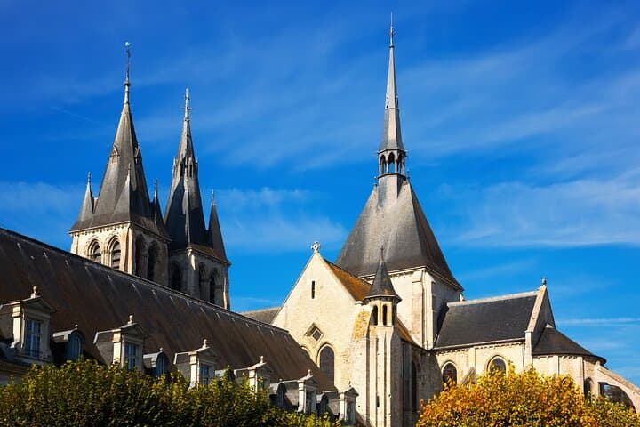 St. Louis Cathedral: The slender silhouette of the cathedral overlooking the lower town, rebuilt in late Gothic style.