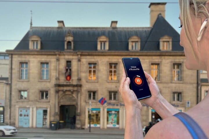 Free visit to Caen: On the Place Saint-Sauveur (displayed on the screen), lined with elegant 18th century mansions.