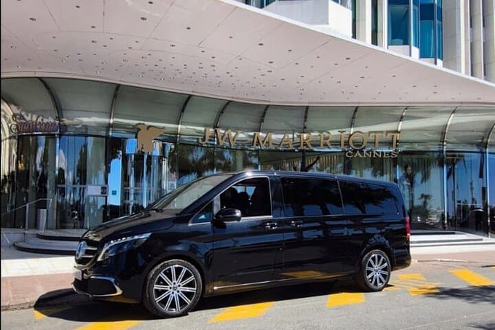 Mercedes V-Class (8pax) — Cannes