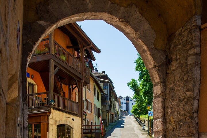 Private Walking Tour in Annecy with Tour Guide