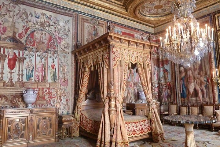 Fontainebleau & Barbizon Private Tour from Paris with Champagne