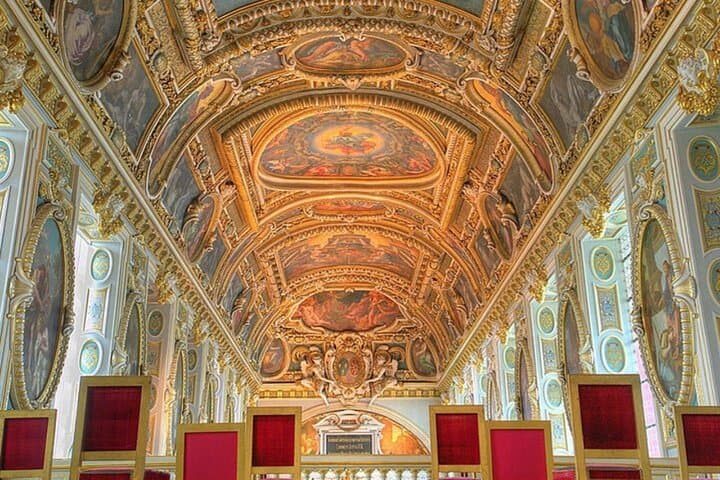 Fontainebleau & Barbizon Private Tour from Paris with Champagne