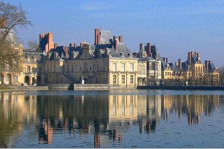 Fontainebleau & Barbizon Private Tour from Paris with Champagne