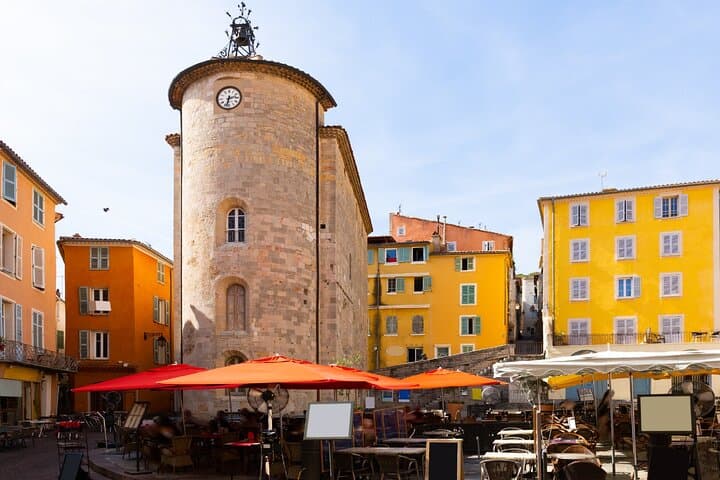 Templar Tower: The Saint-Blaise chapel on Place Massillon, witness to the passage of order in Provence.