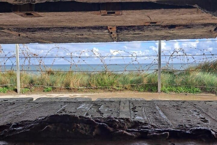 Paris: Normandy D-Day Landing Beaches Private Tour with Champagne
