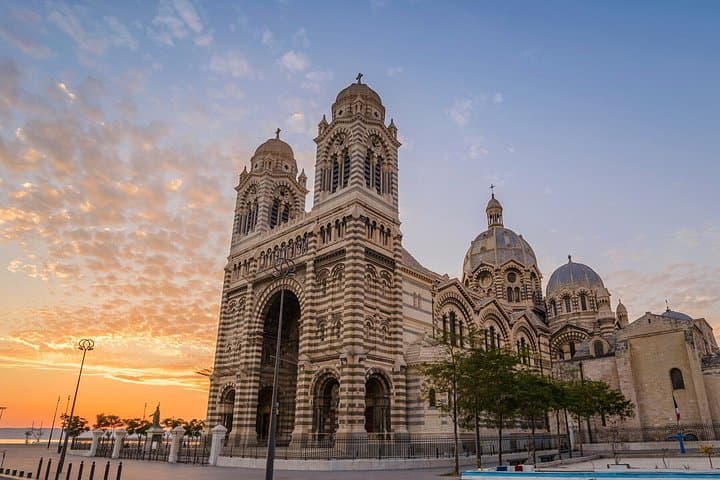 TOP Marseille : Private Guided Tour with your mobile