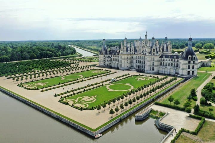 Best of Loire Valley 4 Châteaux Day Tour from Paris