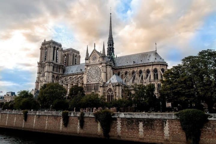 Explore Place des Vosges with Paris City Walking Tour