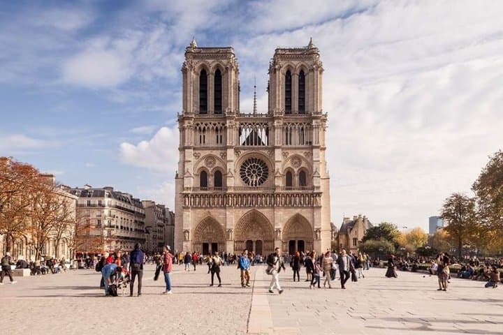 Explore Place des Vosges with Paris City Walking Tour