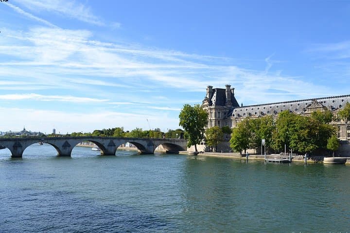 Private Guided Tour Louvre Exterior Tuileries Orsay and Seine