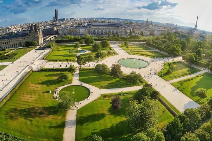Private Guided Tour Louvre Exterior Tuileries Orsay and Seine