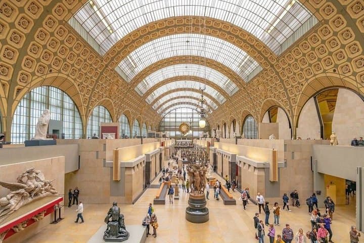 Private Guided Tour Louvre Exterior Tuileries Orsay and Seine