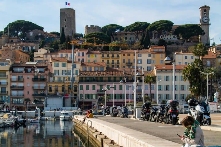 4-Hour Tour of Cannes and Antibes with a Local Guide in Spanish