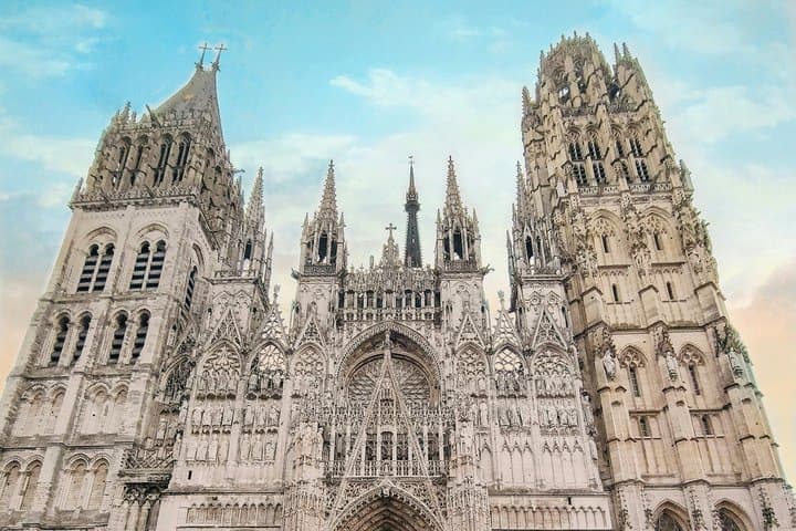 Historical tour & French dinner