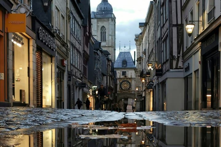 Historical tour & French dinner