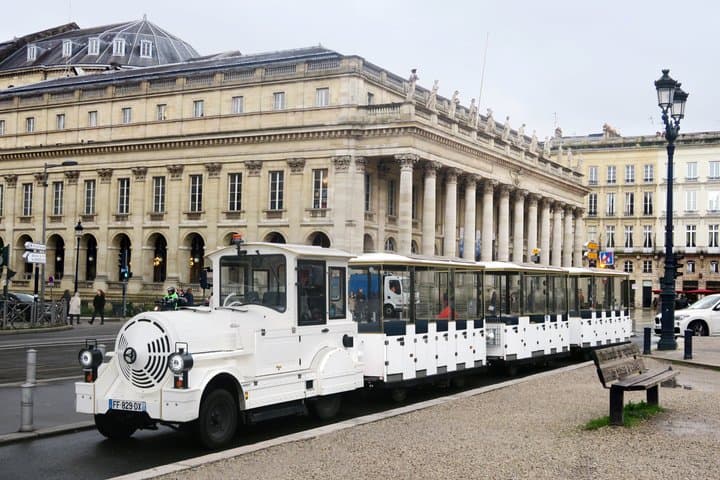 Bordeaux City Pass, Unlimited public transport & 20 attractions