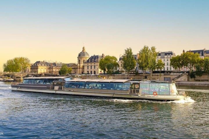 Paris Promenade Cruise River with Champagne