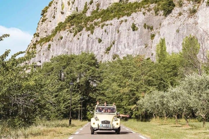 2 Days Provence private Tour in a Vintage 2CV