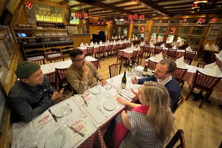 Private Montmartre With Wine Tasting Guided Experience