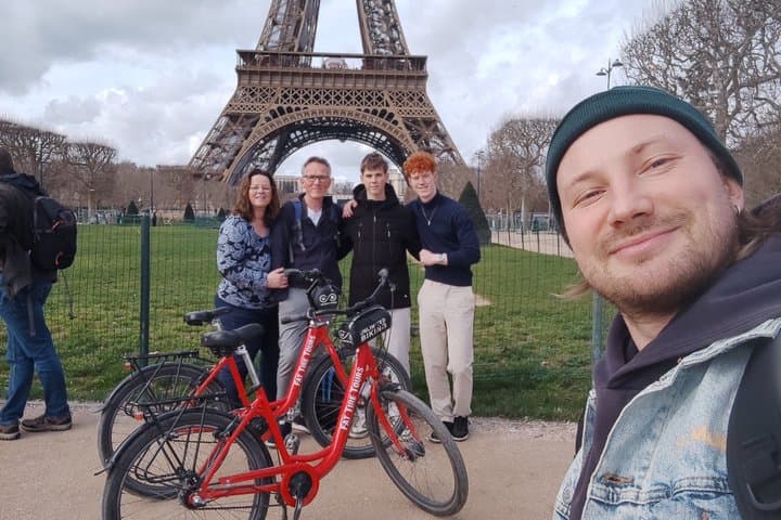 Paris: Bike or eBike Tour, Top Sights & Local Insights