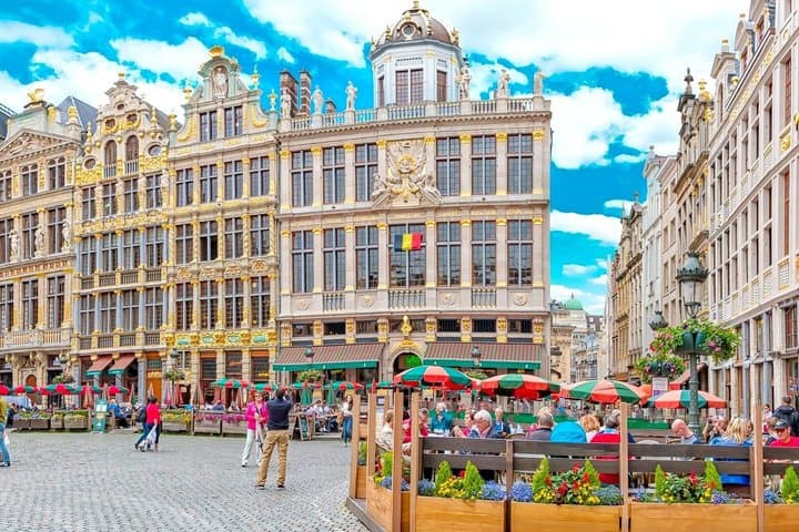 Brussels Kids Chocolate and Waffles Day Tour from Paris