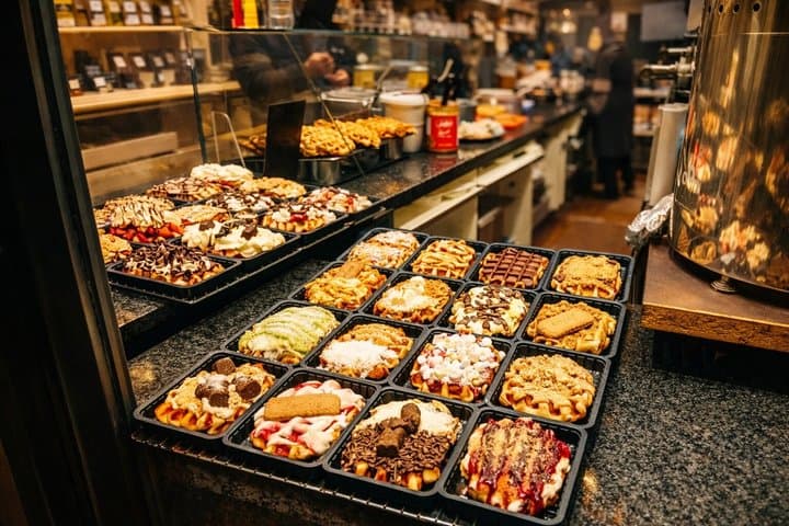 Brussels Kids Chocolate and Waffles Day Tour from Paris