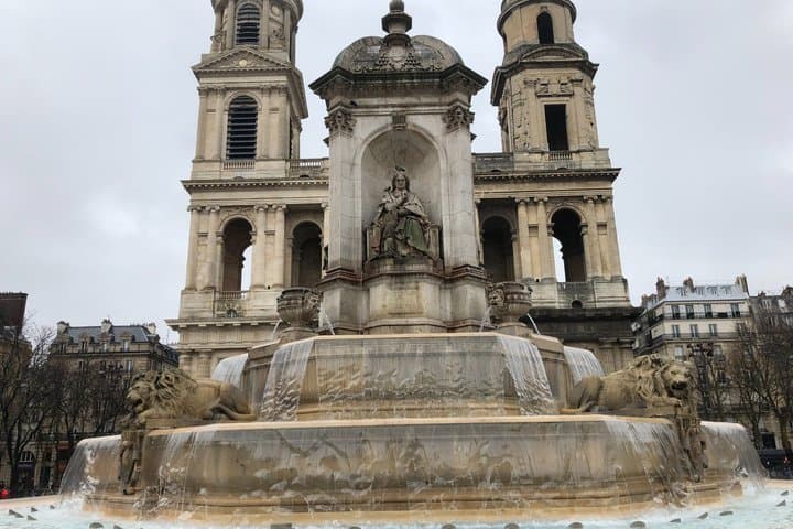 Paris Old Town and Latin Quarter Guided Walking Tour