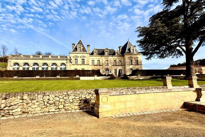 Bordeaux Wine Tour : Outstanding Architecture