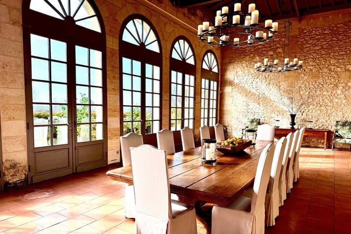 Bordeaux Wine Tour : Outstanding Architecture