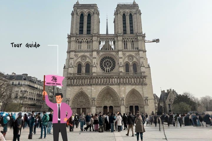 Notre-Dame Outdoor Walking Tour with Sainte-Chapelle Entry