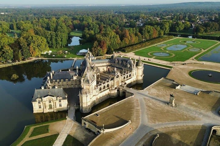 From Paris: Private Day Trip to Château de Chantilly & Gardens