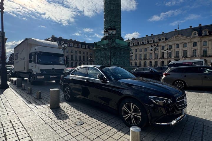 CDG Airport Private Transfer to Paris Hotel Mercedes Sedan