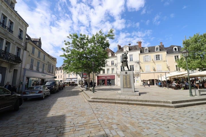 Private Easy Walking Food and Wine Tour in Annecy Old Town