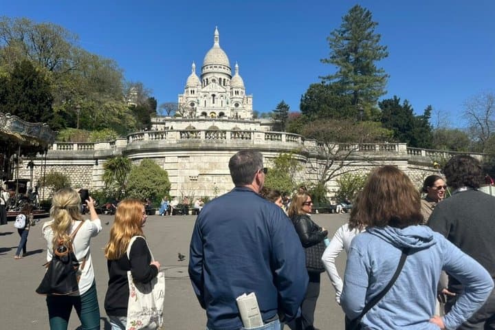Half-day Walking tour with Fun Guide & Arc du Triomphe Tickets