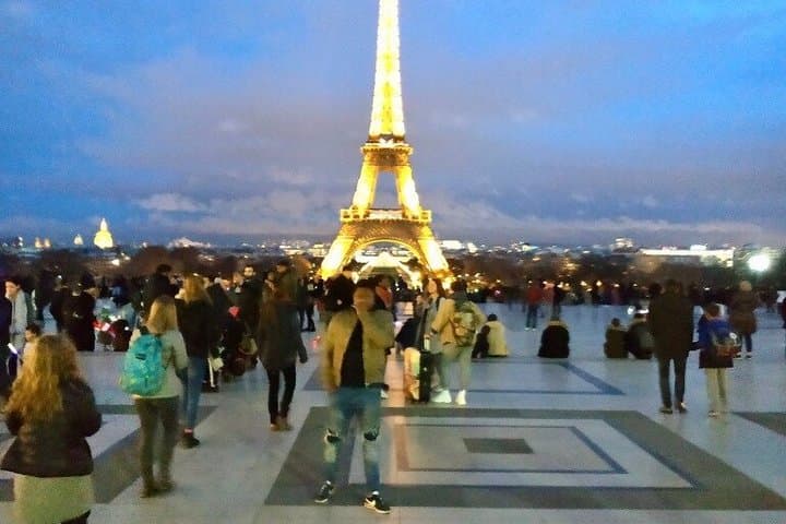 Half-day Walking tour with Fun Guide & Arc du Triomphe Tickets