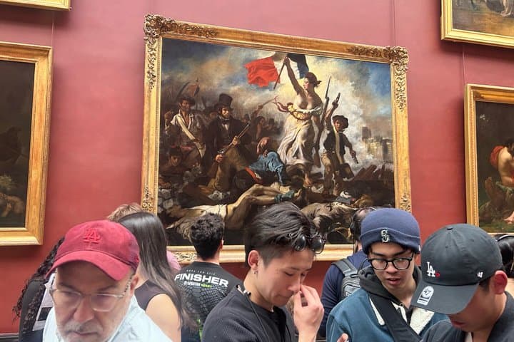 Semi-Private Louvre Tour Masterpieces in 2 hours