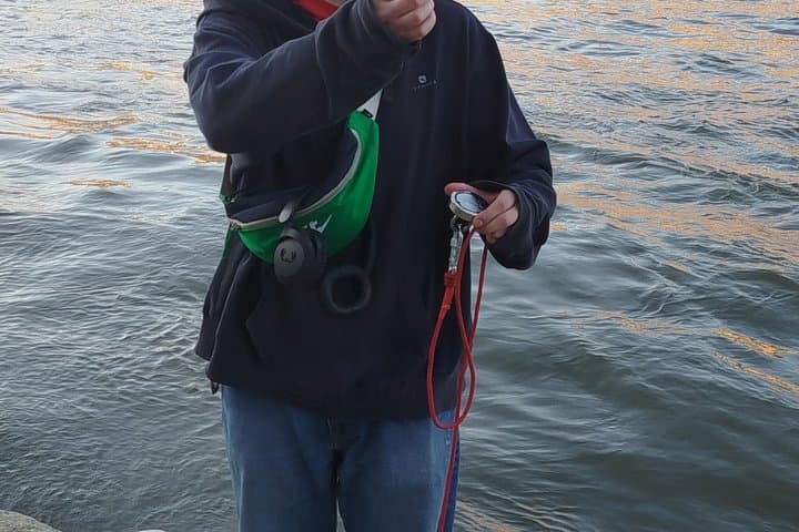 Magnet fishing on the Seine