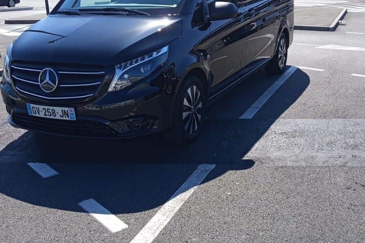 Private Transfer ROISSY CDG ORLY DISNEY Airport ⇄ PARIS (8 Pax )