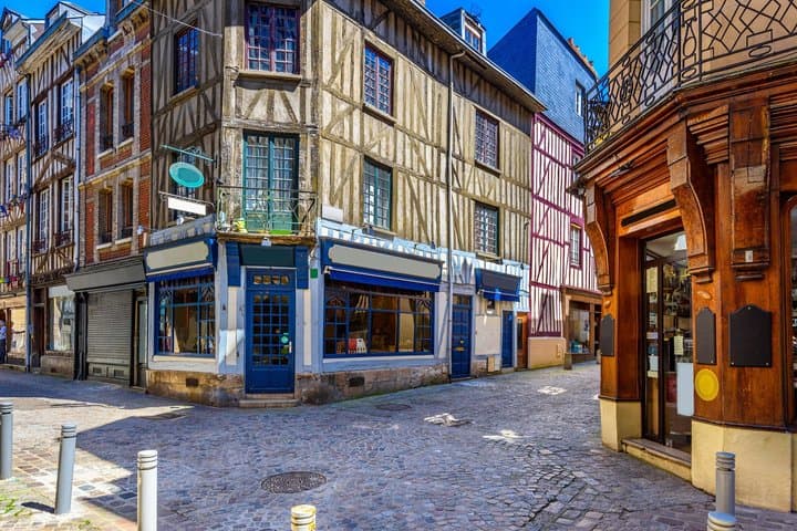 Paris to Étretat & Rouen Round-Trip: Scenic Normandy Day Tour