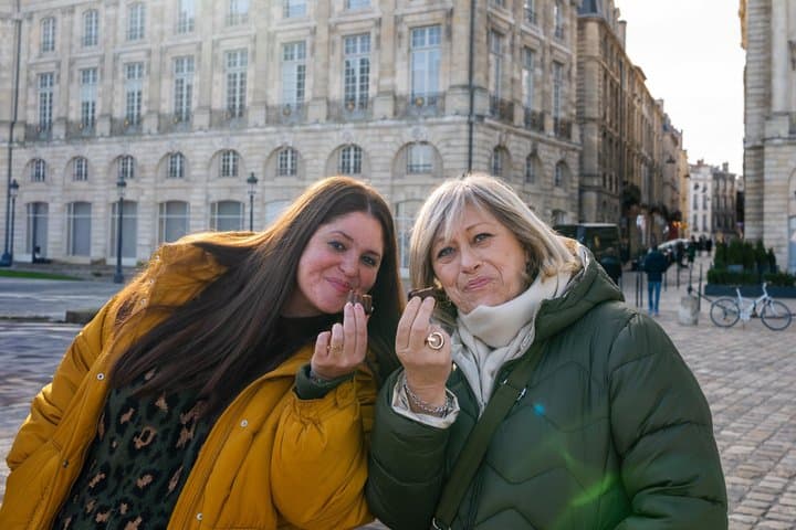 Bordeaux Walking Food Tour : History, Wine, Pastries & Aperitif