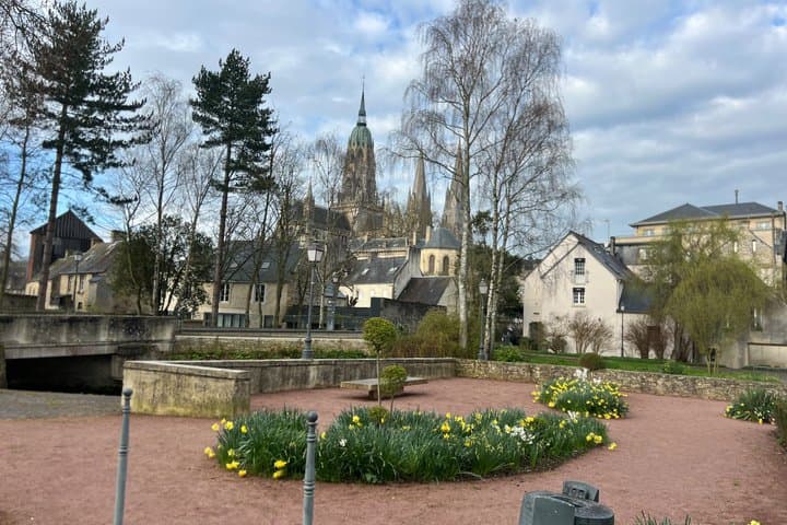 Private Transfer from Paris or CDG/Orly Airport to Bayeux