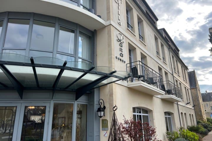 Private Transfer from Paris or CDG/Orly Airport to Bayeux