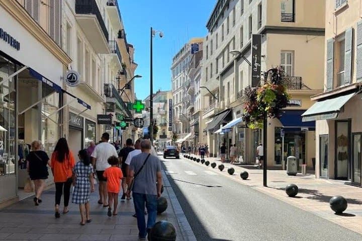 Private Walking Tour of Cannes with Explore Old Town and Market