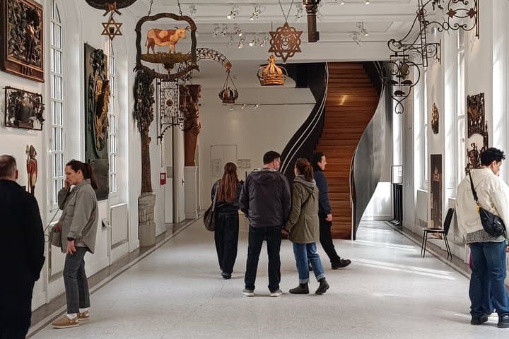 Historic Le Marais Walk and Local Gastronomy Tasting