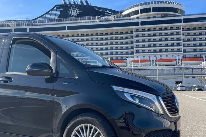 Transfer driver van airport Marseille to Marseille center