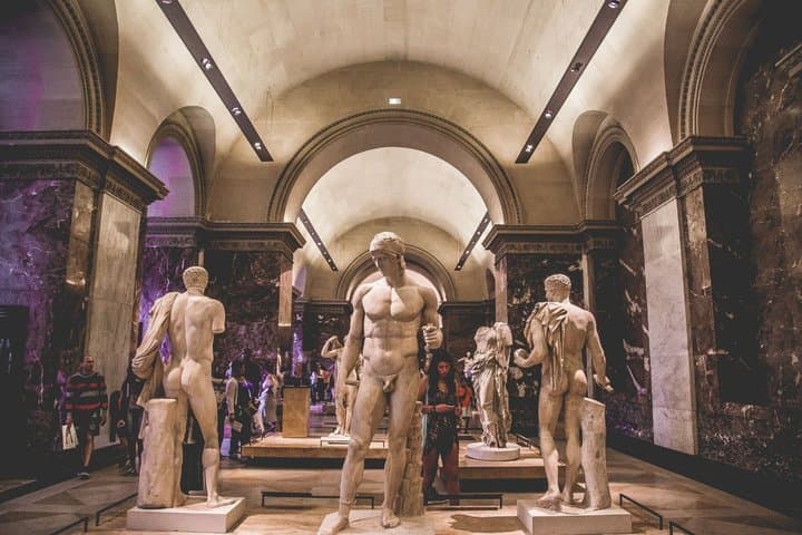 Paris Louvre Museum Small Group Tour First Access