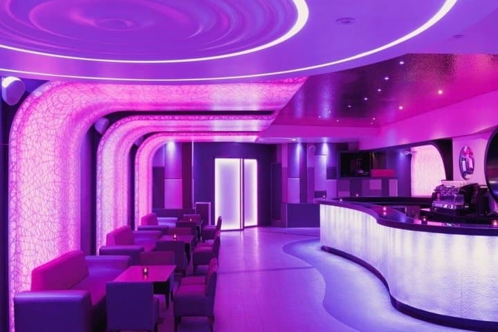 Paris Queer Bars and Stories in Le Marais